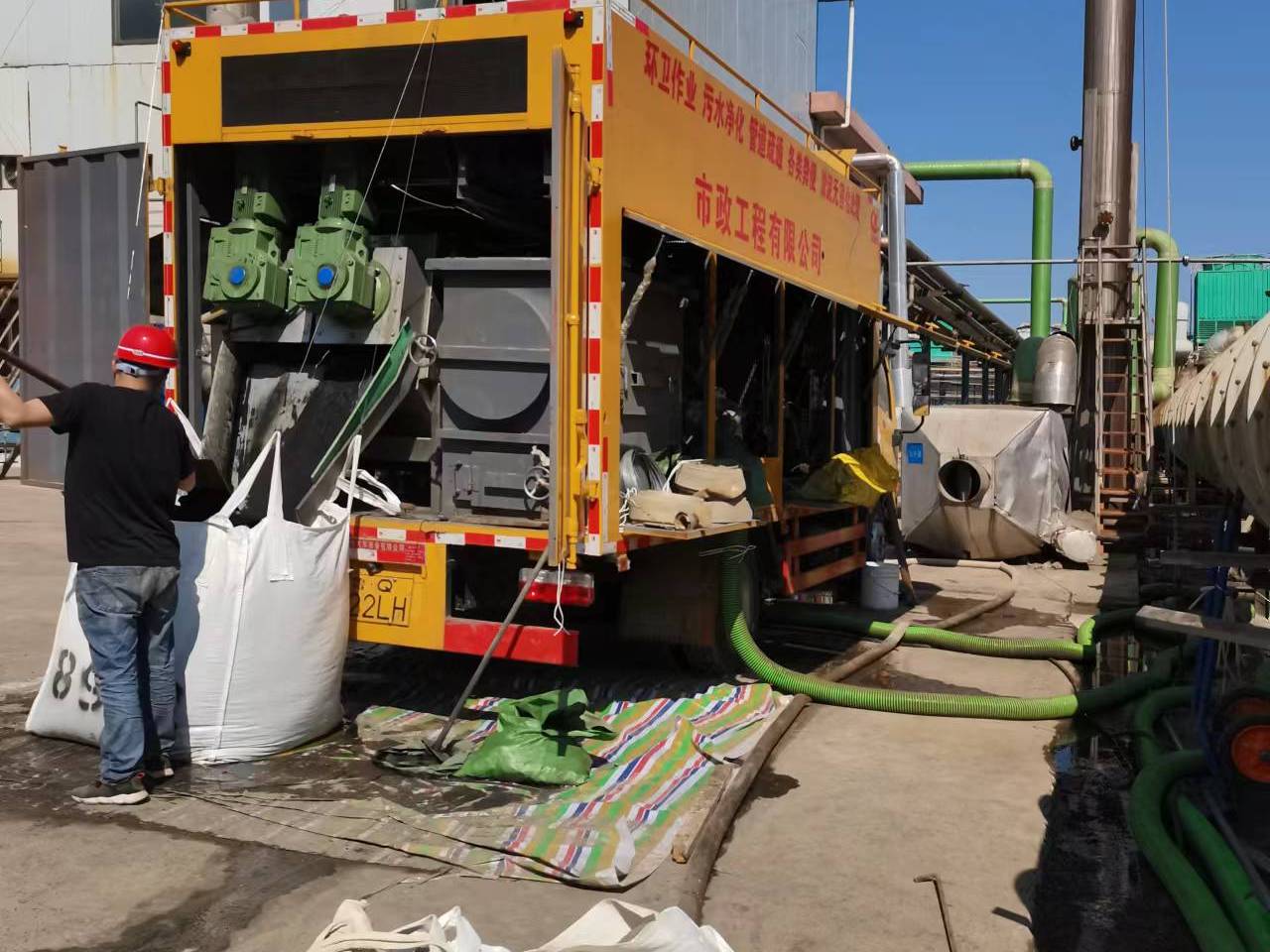 永发镇淤泥压干处理